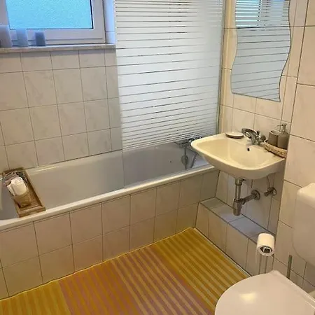 Messe - - Zentrum - 2 Zimmer - 3 Personen * Aψβούργη