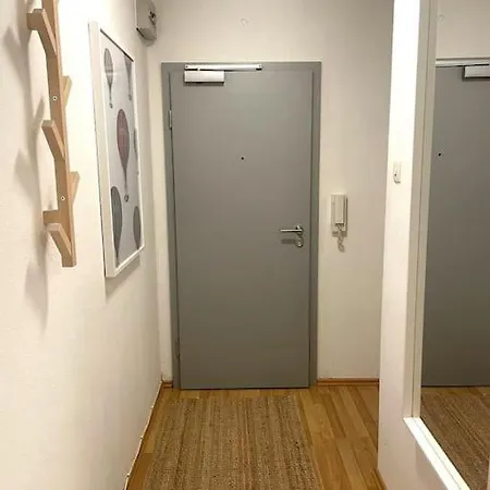 Messe - - Zentrum - 2 Zimmer - 3 Personen *